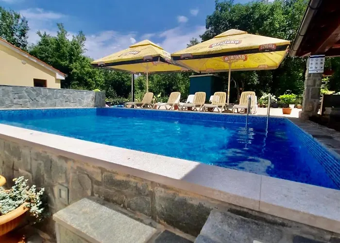 Luxury A&d * Njivice