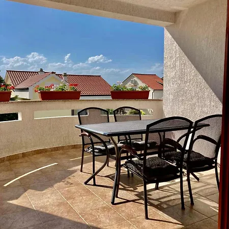 Luxury A&d * Njivice